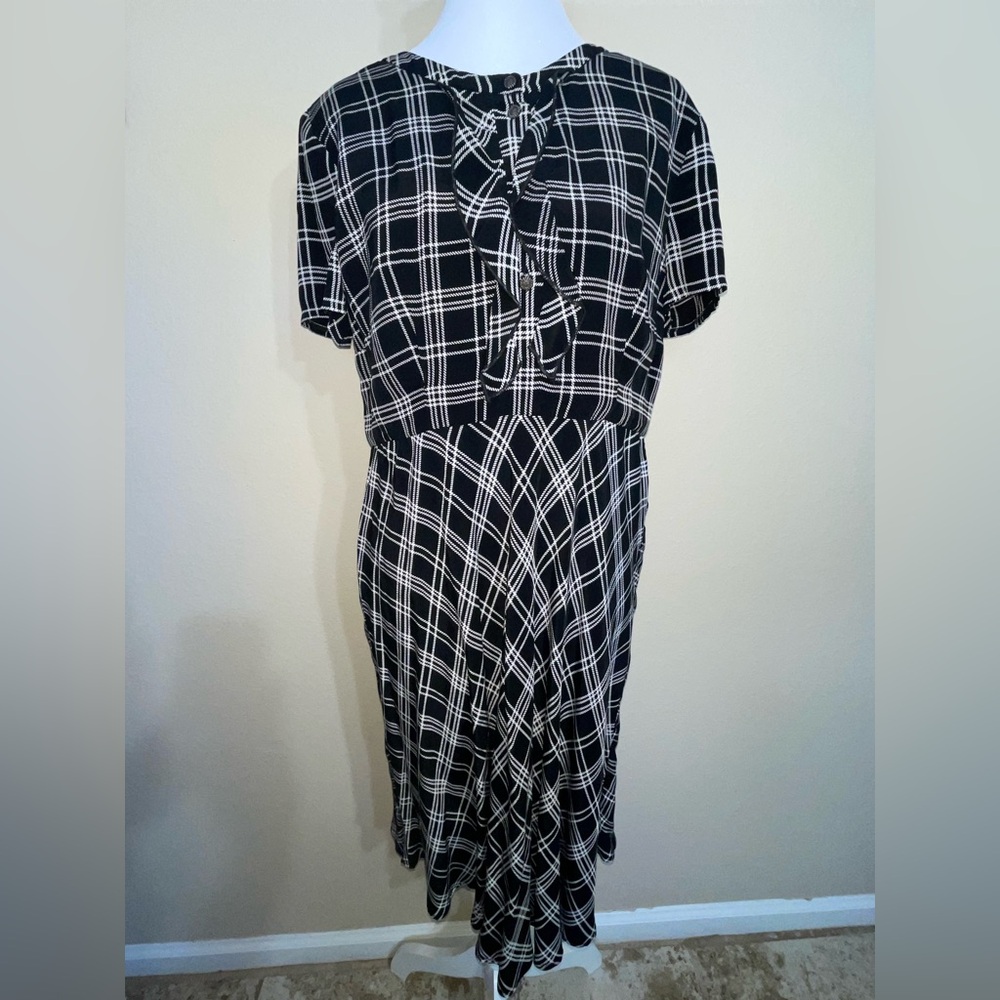 Slate & Willow Black and White Plaid Dress